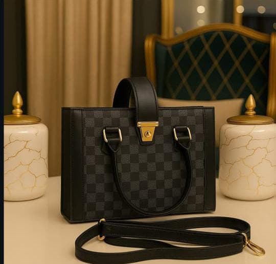 Elegant Luna Carry Black Bag